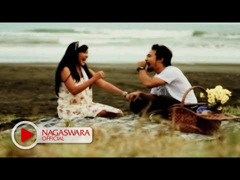 Hello Feat Mega - Pilihan Hati (Official Music Video NAGASWARA) #music