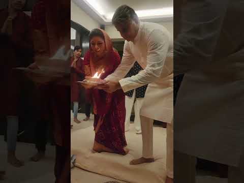 ✨Happy Diwali✨#diwali #family #bhagyashree #festival