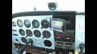 preview picture of video 'Landing Cessna Skyhawk 172N at EDAQ'