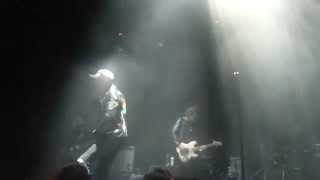 The Neighbourhood – Everybody’s Watching Me (Uh Oh)