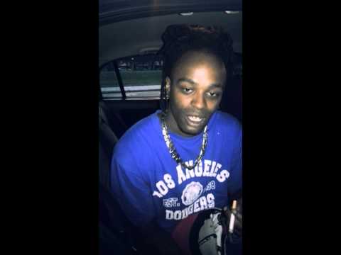 Noni Aka The Realest - In de hood