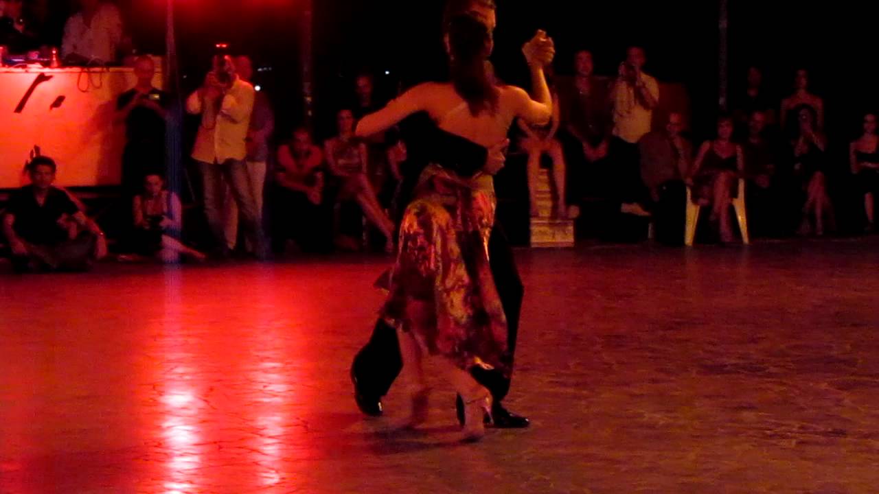 Riccardo Barrios Laura Melo CTF2012 2-4