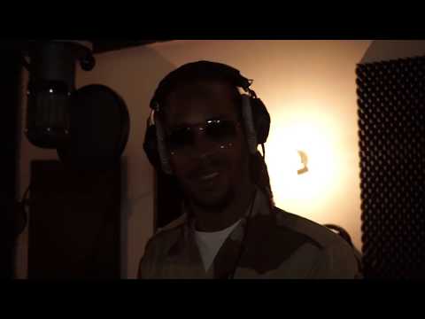 La Maliss - AKM (studio performance)  FFSD N°1 [CLIP OFFICIEL]