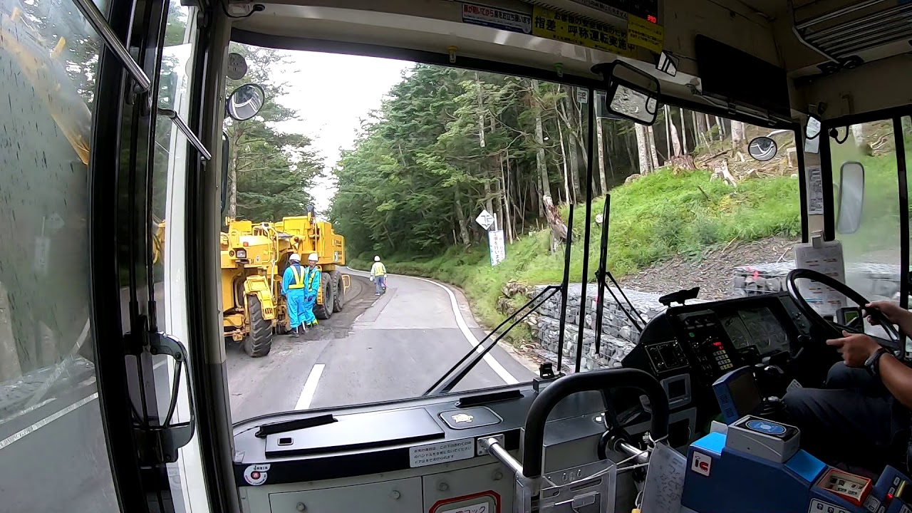 超高山地帯で道路工事中 富士山須走口五合目直下