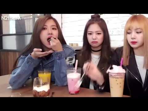 BLACKPINK Rosé can't stop eating