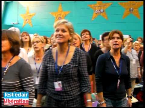 Le grand choral en répétition avec Maxime Le Forestier