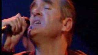 Morrissey Let me Kiss You (live on Later with Jools Holland)
