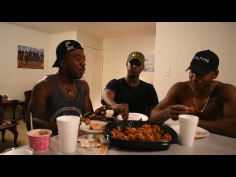 100 CHICKEN NUGGET CHALLENGE IN 10 MINUTES WITH MY FRIENDS!!!