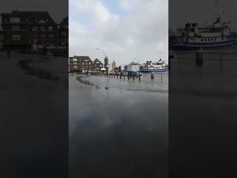 Cuxhaven Sturmflut 2022 - Das Deichtor ist geschlossen