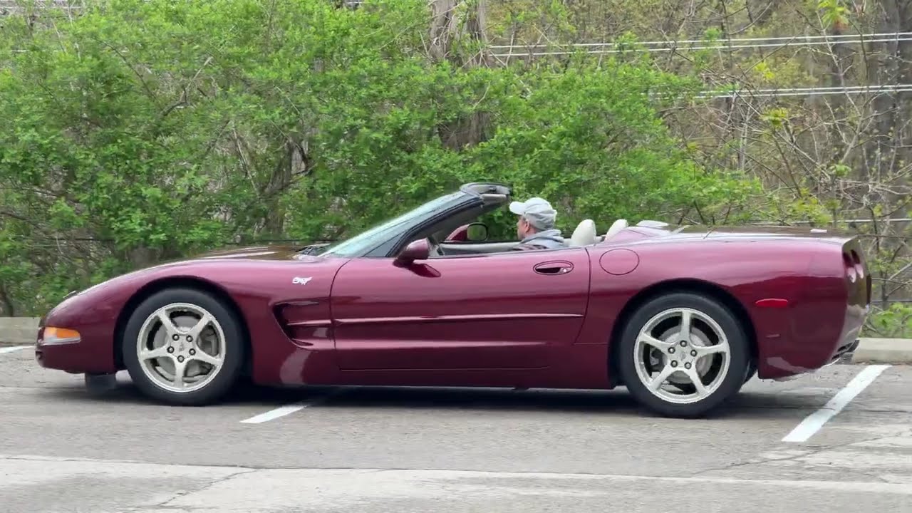 **SOLD on the CCC Buy-It-Now Lot** Sub-90K km 2003 Chevrolet Corvette Convertible 50th Anniversary 6-Speed Manual