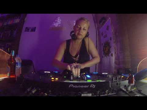 Up Shot Bar Live Sessions #025 - Womso