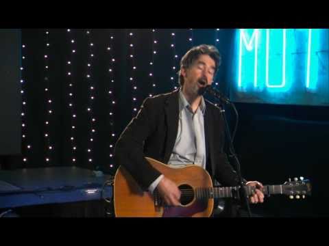 Slaid Cleaves perforrms "Cry" on the Texas Music Scene