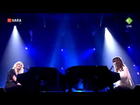 Laura Jansen & Jaqueline Govaert - Singel Girls in a Big World [3FM Awards 2011]