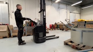 Noblelift El-stabler CLE1229 - 3,2 meter pallet stacker for sale - Image 4 | Machineryline UG Noblelift El-stabler CLE1229 - 3,2 meter pallet stacker | Image 4 - Machineryline