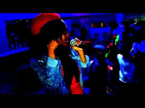 Drastic kidd rocking the performance