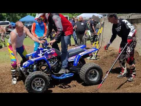 QUADZILLA VS BANSHEE HILLCLIMB SUZUKI 500 VS YAMAHA 350