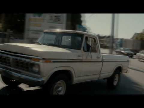 Fear The Walking Dead S1E2 - Cop is preparing |  Gas station scene