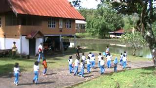 preview picture of video 'OUTBOND SD PERTIWI KELAS I B DI PUCAK TEACHING FARM (PTF) MAROS'