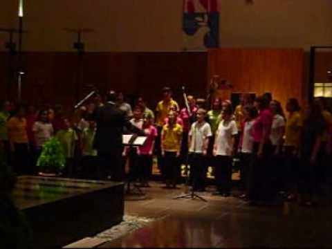 DonDiriDon Polish Children's Choir Christmas Concert.wmv