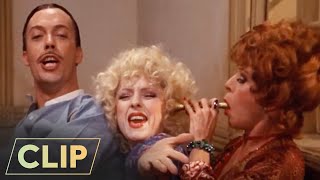 Annie (1982) | Easy Street | Carol Burnett, Tim Curry, Bernadette Peters