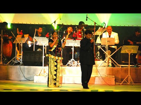 Chandimal Fernando - "Menike Obe Sinawe Live" Sung by Errol Fernando & Vishaka / 2009