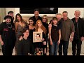 Sofia Vergara Hosts Modern Family Reunion And Honors Star Who Couldn T Attend