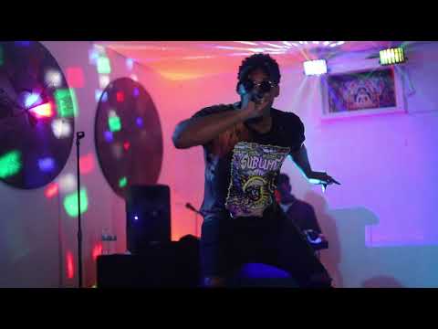 Bl!zzi  Live @ Artisans Bar & Gallery