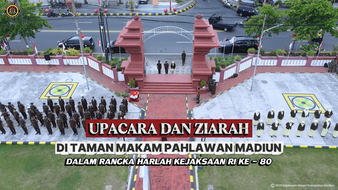 Ziarah di Taman Makam Pahlawan Kota Madiun dalam rangka Hari Ulang Tahun Kejaksaan Republik Indonesia ke-80