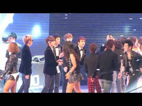 MAMA 2011 - [BEAST Focus] DJ KOO - Music Is One(Ending) [FANCAM]