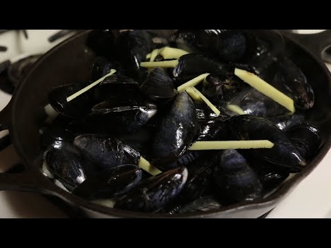 How to Make a Simple Black Mussel Dish in Under 10 Minutes!