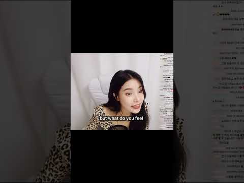 Solar reads the shipping comment 😭 #mamamoo #solar