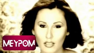 Funda Arar - Seni Düşünürüm (Official Video)