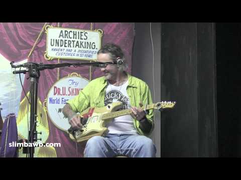 Slim Bawb Sings in Wimberley, Texas