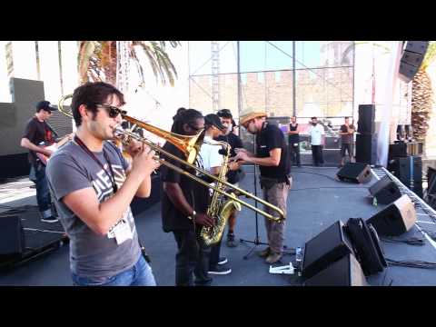 Instantes FMM Sines 2011 - Sound-check de Blitz the Ambassador