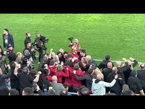 Şen Ola CimBom Şen Ola - Kenarda Şampiyonluk Kutlamaları Başladı