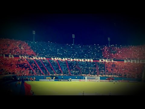 "Tremendo aliento en la previa Cerro vs Gremio - PONETE LOS AURICULARES" Barra: La Plaza y Comando &bull; Club: Cerro Porteño