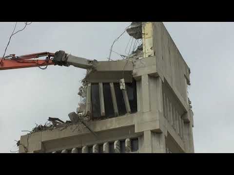 Winnipeg's Public Safety Building In Final Stages Of Demolition Aug 7, 2020