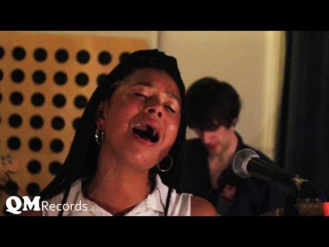 Moxxy - Too Much Too Soon (Official Live Session)