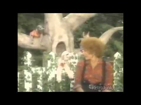 download lagu mp3 mp4 The Song That Never Ends Lyrics, download lagu The Song That Never Ends Lyrics gratis, unduh video klip The Song That Never Ends Lyrics