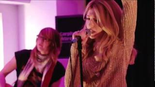 Nicola Roberts performs new single Yo-Yo