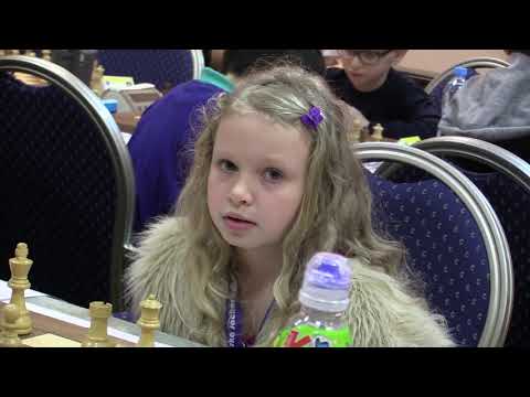 D08 8.3. Koscelníková Monika - Čabáková Adela 1 - 0