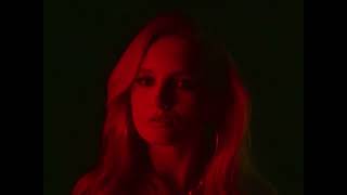 THINK ABOUT US jetzt Video ansehen