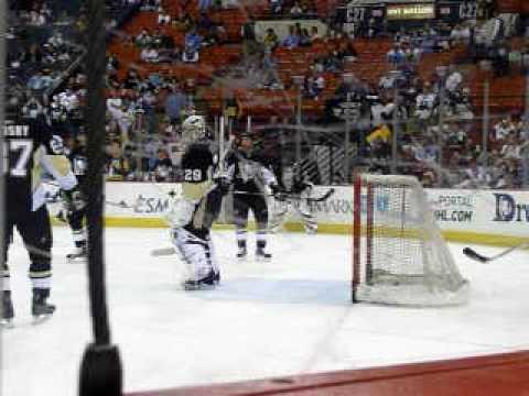 warm up pens vs flyers round 1 game 2 april 17 2009