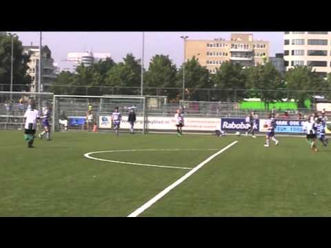 Forum Sport Jeugdvoetbaltoernooi E2 mix van OLIVEO in actie