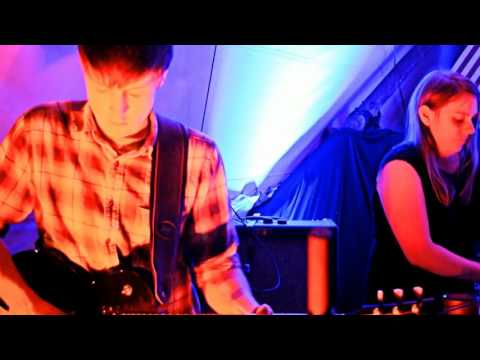 Girobabies- `Late Night Sketchy` (Live at Kelburn Garden Party 2015)