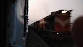 preview picture of video 'Mumbai CST - Nanded Tapovan Express.'