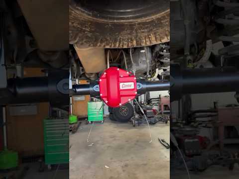 Currie Extreme 60 rear axle going in by the crew at @krawl1960 #CurrieEquipped #Jeep #Offroad