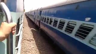 preview picture of video 'Hisar Bandra Exp near Itola, gujarat.'