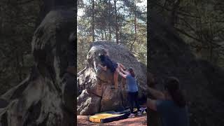 Video thumbnail of Malicia droite, 7a. Fontainebleau