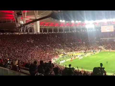 🔴⚪O momento do apito final. Festa do torcida do Flamengo